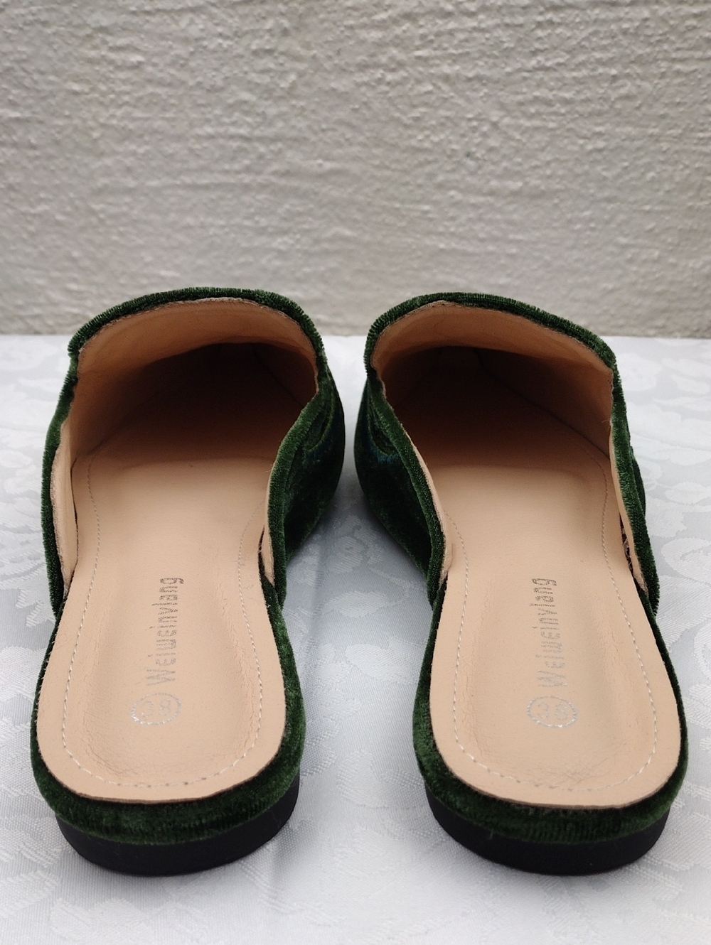 Weiweinvlang Dark Green Floral Embroidered Velvet Point Toe Low Heel Mule Shoe - Picture 5 of 16